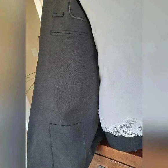 Frank & Oak Women's Black Open Front  Blazer - Size Medium EUC - Picture 8 of 15